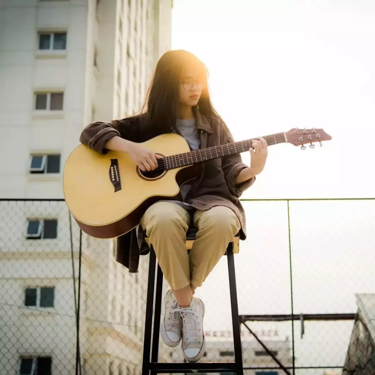 Indie Folk yang Memeluk Keindahan Hidup Indie Folk yang Memeluk Keindahan Hidup