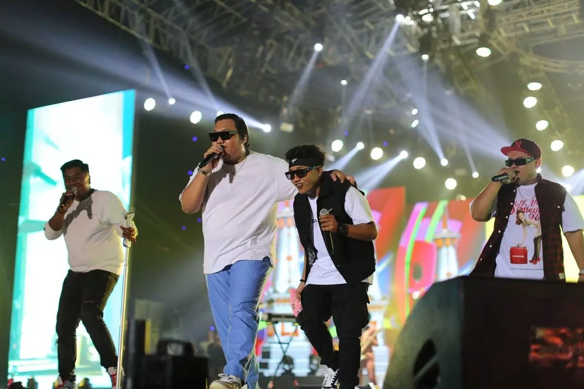 Lo-fi Hip Hop menjadi Soundtrack Kehidupan Sehari-hari Lo-fi Hip Hop menjadi Soundtrack Kehidupan Sehari-hari