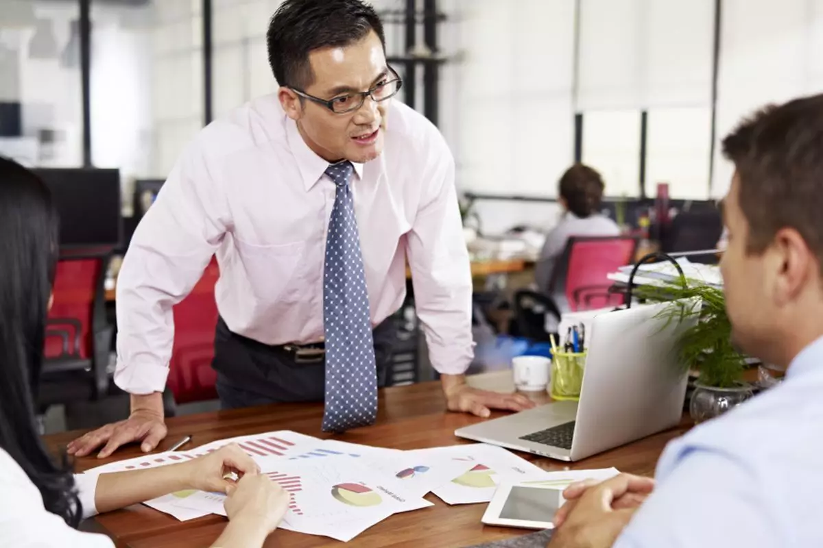 komunikasi dengan rekan kerja soal beban kerja komunikasi dengan rekan kerja soal beban kerja