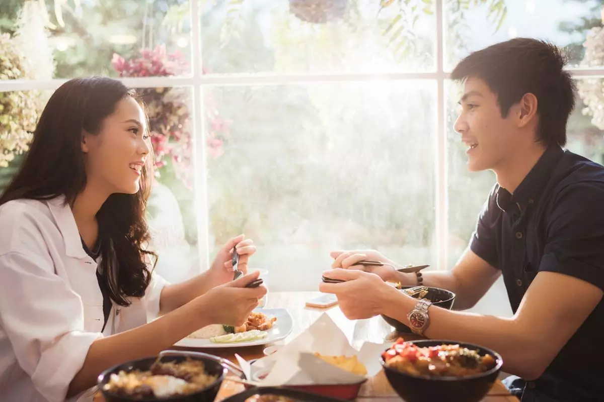 Mencari dukungan sosial untuk mengelola mood swing Mencari dukungan sosial untuk mengelola mood swing