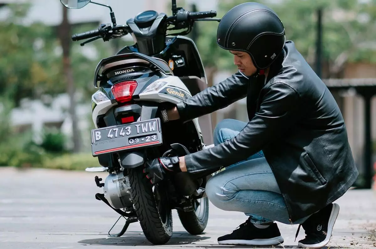 Cek juga ban dan tekanan ban Cek juga ban dan tekanan ban