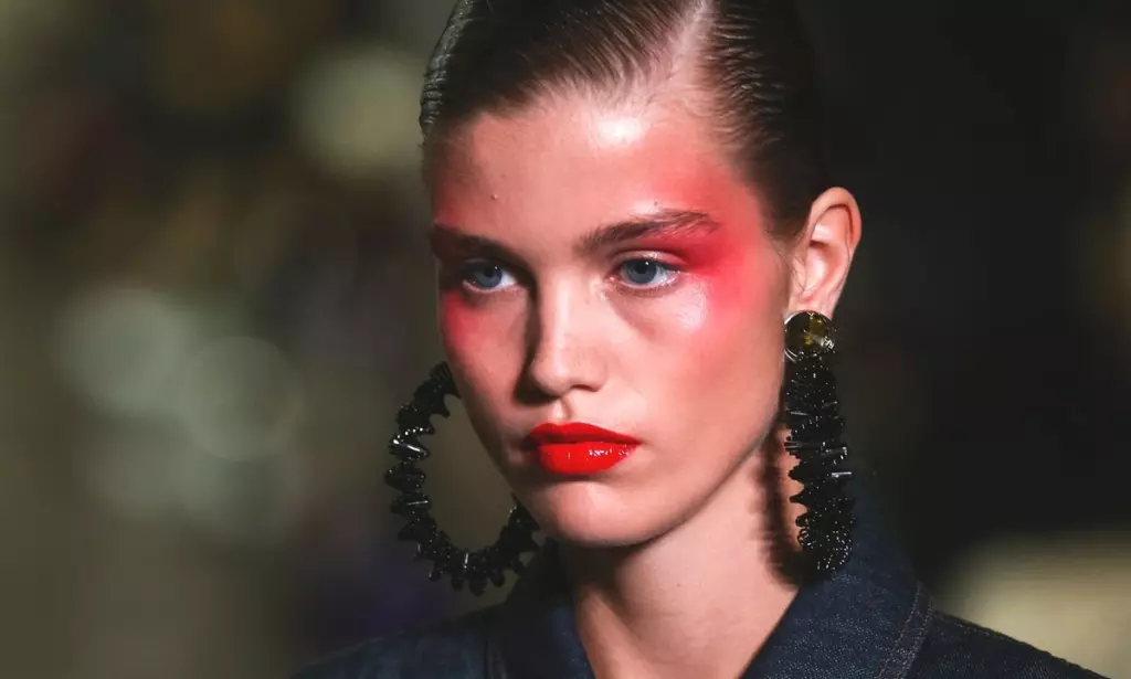 Trend Makeup 2024: Apa Saja yang Akan Hits di Tahun Depan?