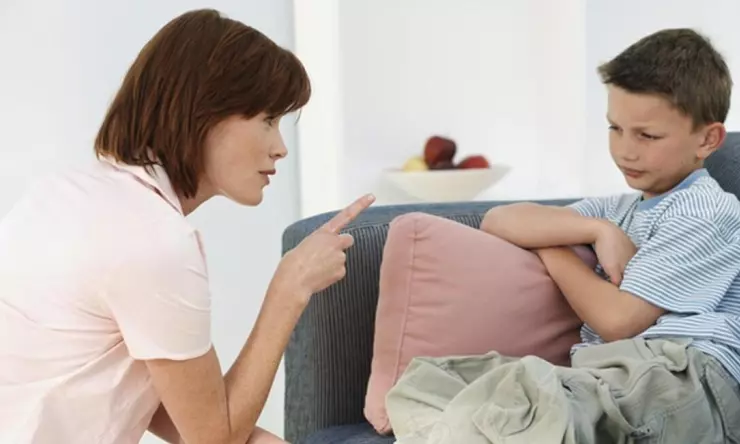 Kalimat yang Tidak Boleh Diucapkan pada Anak Menurut Ahli Parenting