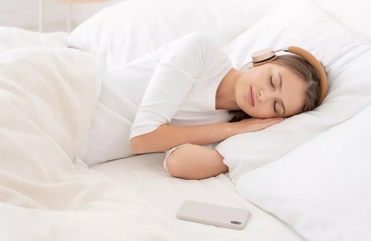 Mendengarkan musik sebelum tidur bisa mengurangi risiko mimpi buruk Mendengarkan musik sebelum tidur bisa mengurangi risiko mimpi buruk