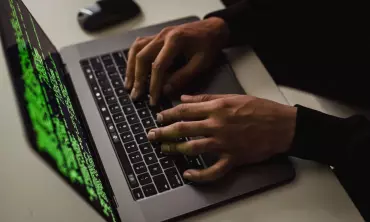Tanda-tanda Laptop Terkena Virus dan Cara Mengatasinya