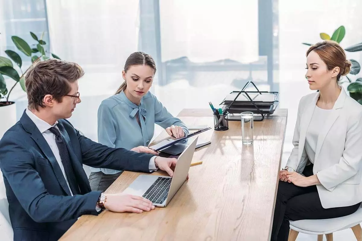 Pertimbangkan untuk menghubungi perusahaan baik langsung maupun tidak Pertimbangkan untuk menghubungi perusahaan baik langsung maupun tidak