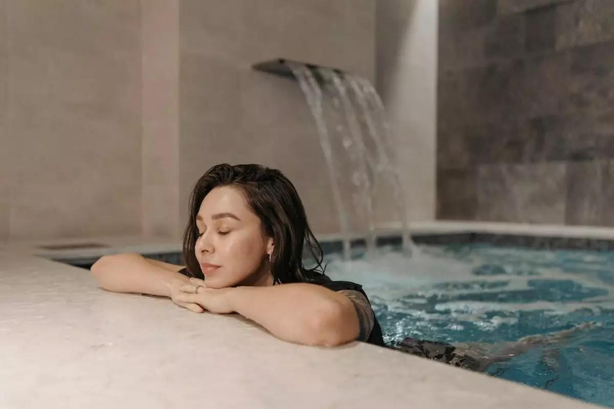 Renang di Kolam Tertutup Renang di Kolam Tertutup