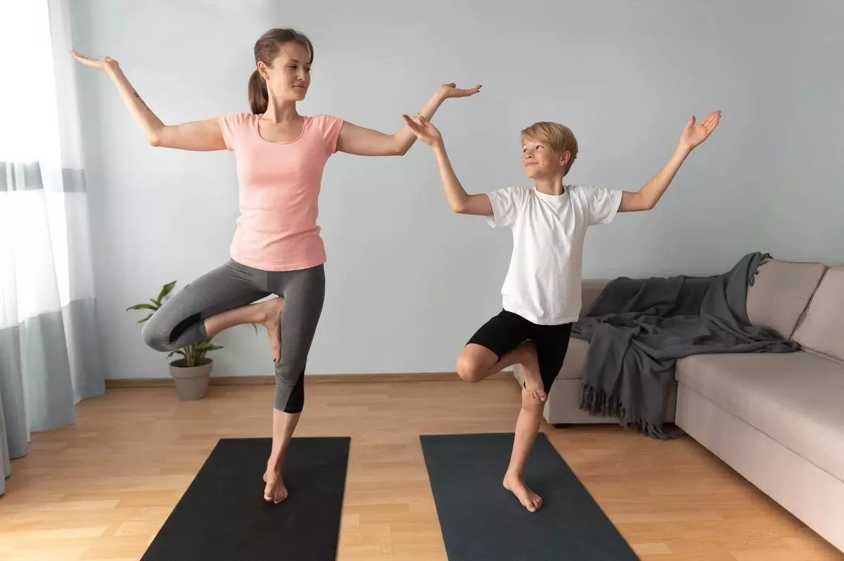 Latihan Keseimbangan dan Koordinasi dalam ruangan Latihan Keseimbangan dan Koordinasi dalam ruangan