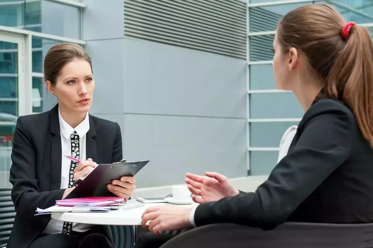 Strategi Ampuh Mengatasi Grogi Saat Interview HR