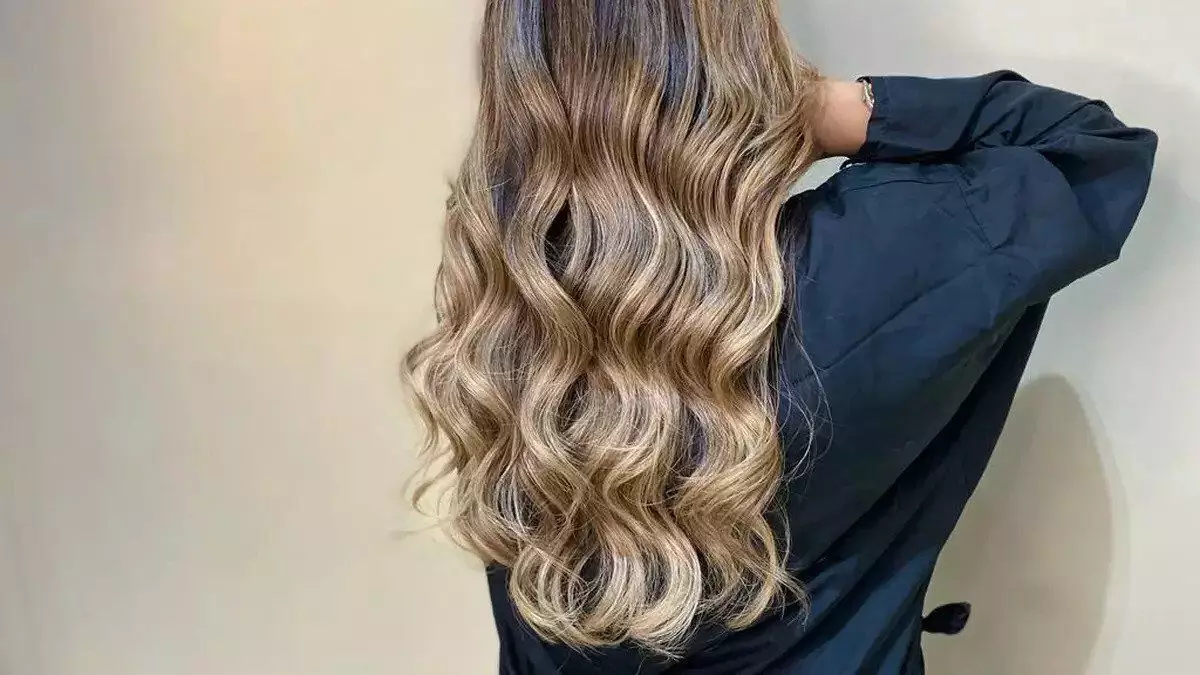 warna rambut Sun-Kissed Blonde