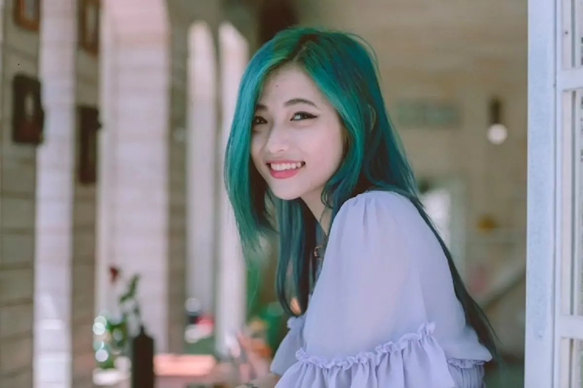 warna rambut Neon vibes