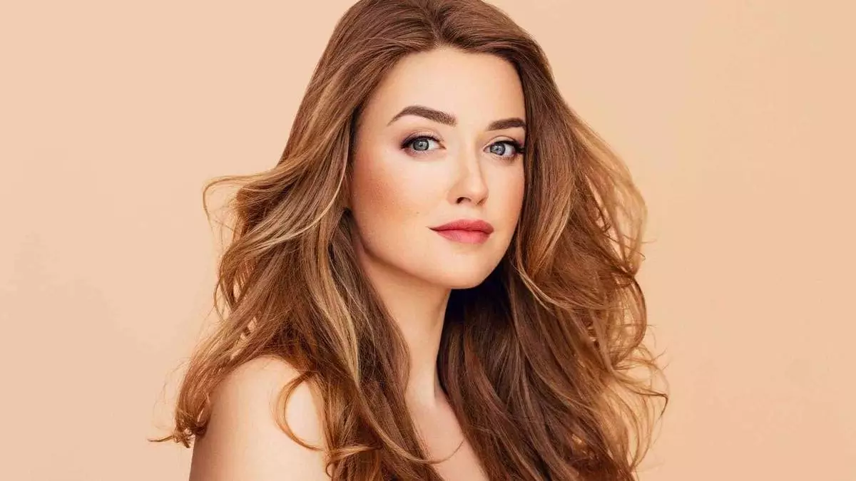 warna rambut Golden Brown