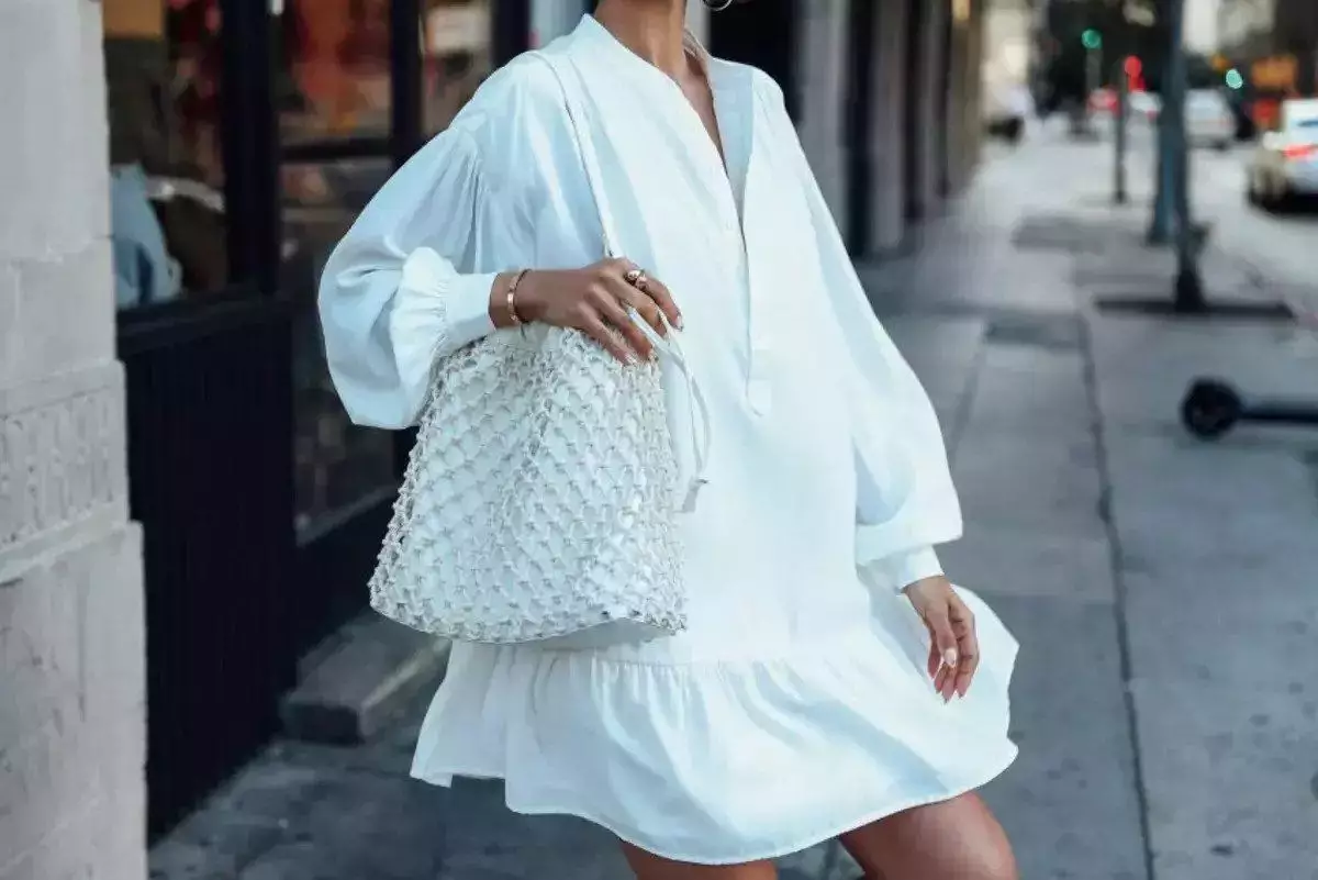 Kombinasi gaya babydoll dengan Aksesori yang Tepat