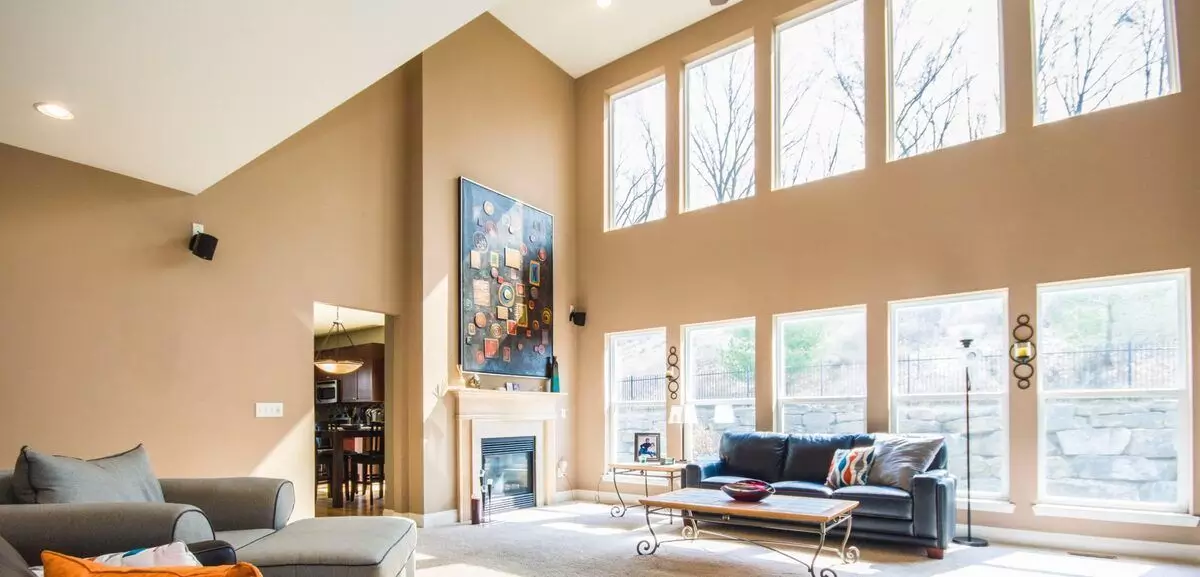 Manfaatkan pencahayaan alami dan buatan untuk rumah minimalis Manfaatkan pencahayaan alami dan buatan untuk rumah minimalis