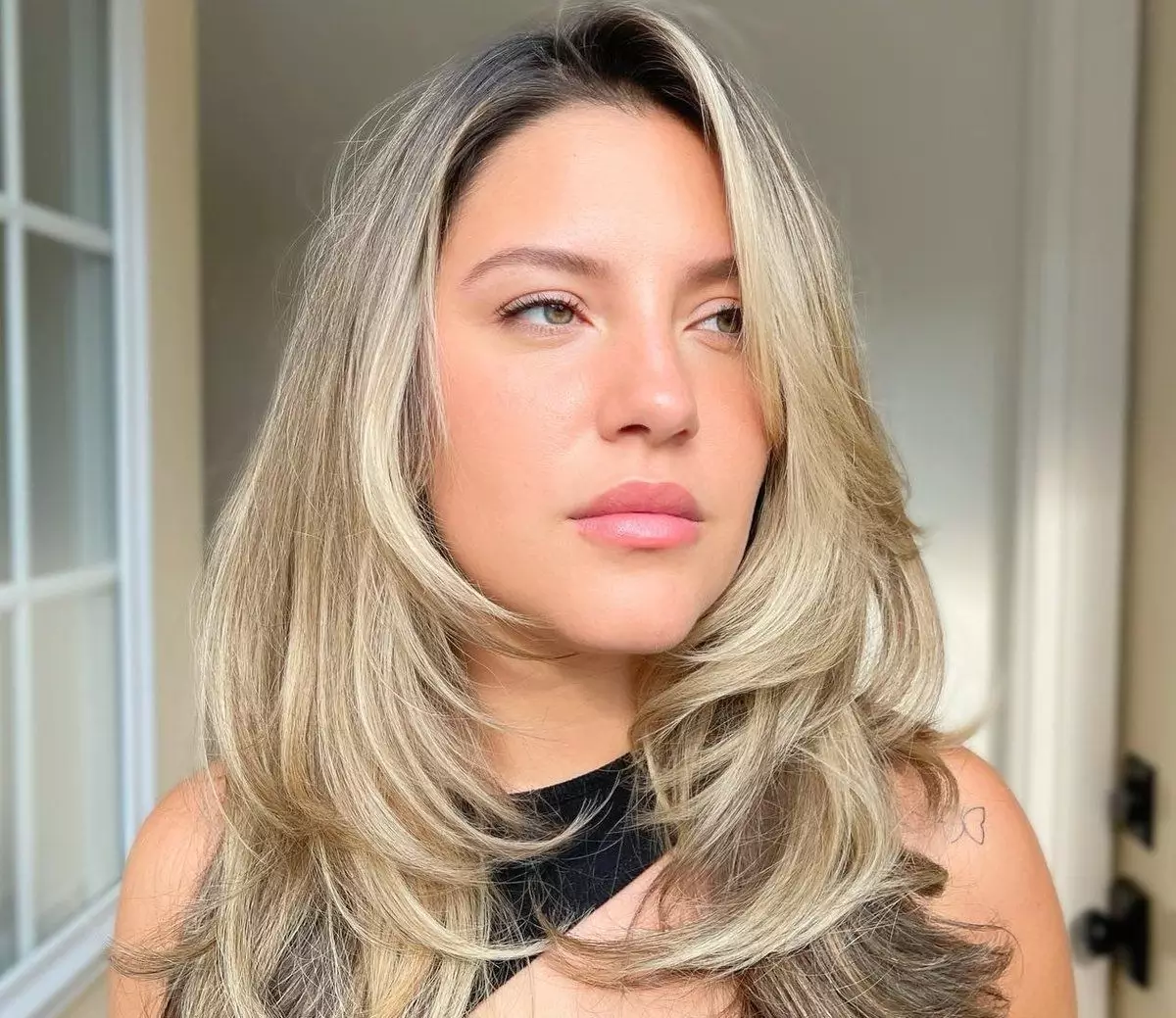 Balayage dengan Butterfly Cut Balayage dengan Butterfly Cut