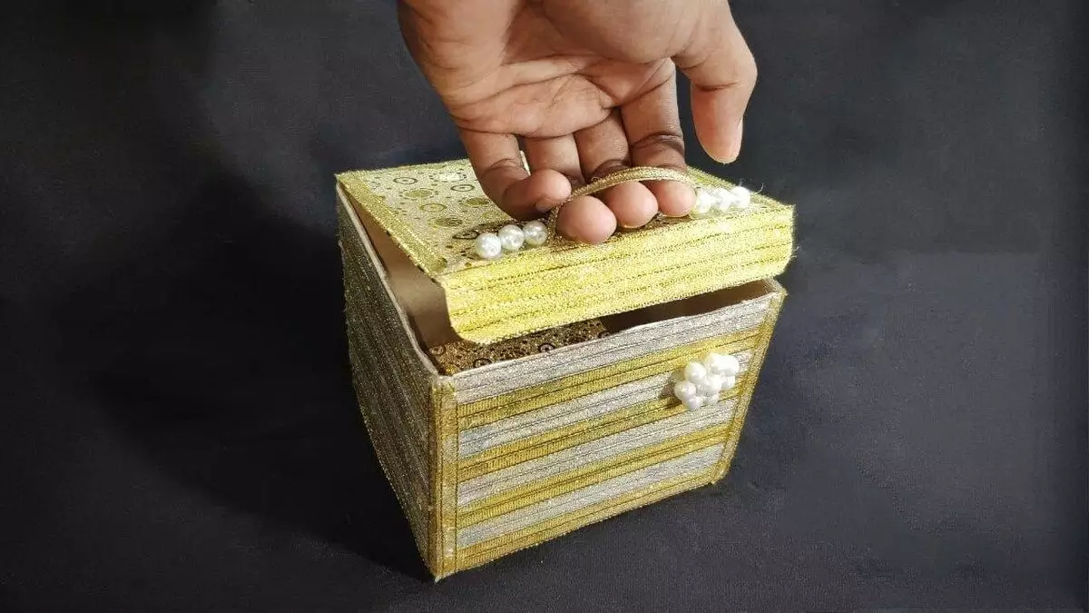 Kotak penyimpanan cantik