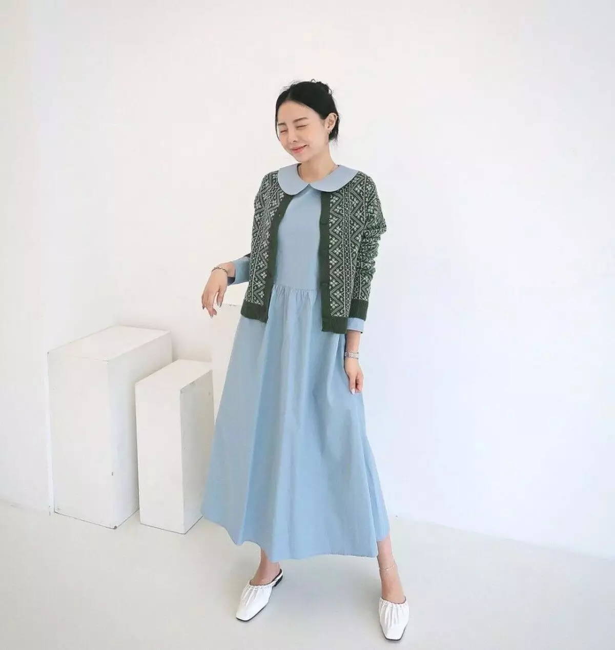 Kombinasi Midi Dress dan Kardigan Kombinasi Midi Dress dan Kardigan