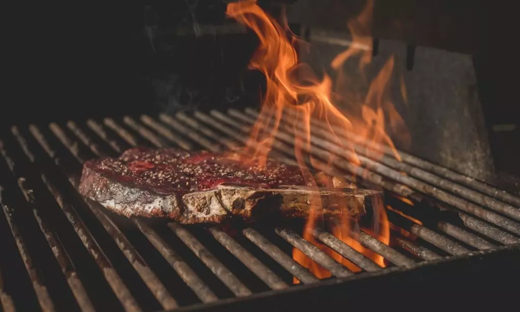 Cara Mengolah dan Memanggang Daging Saat Acara Barbeque Tahun Baru