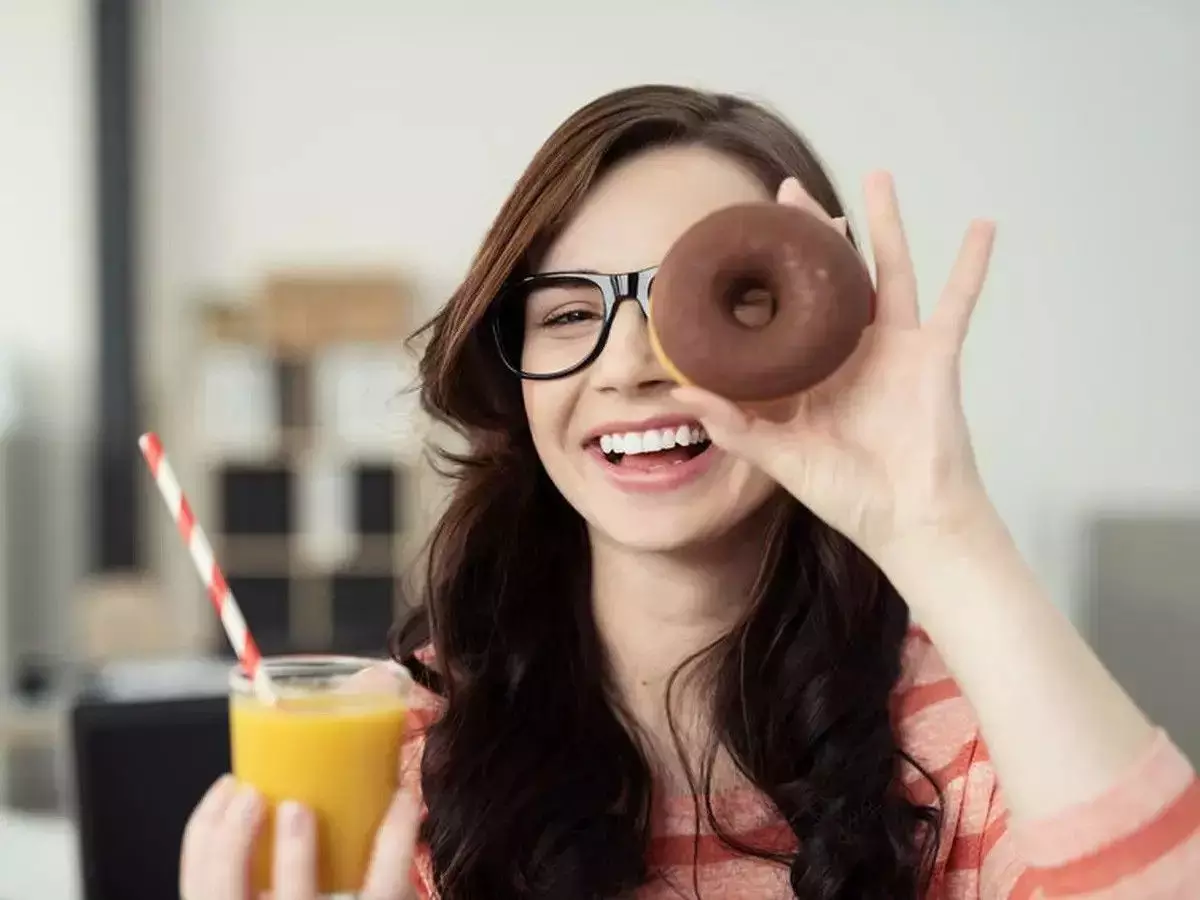 Kebiasaan Nyemil Makanan Mengandung Gula