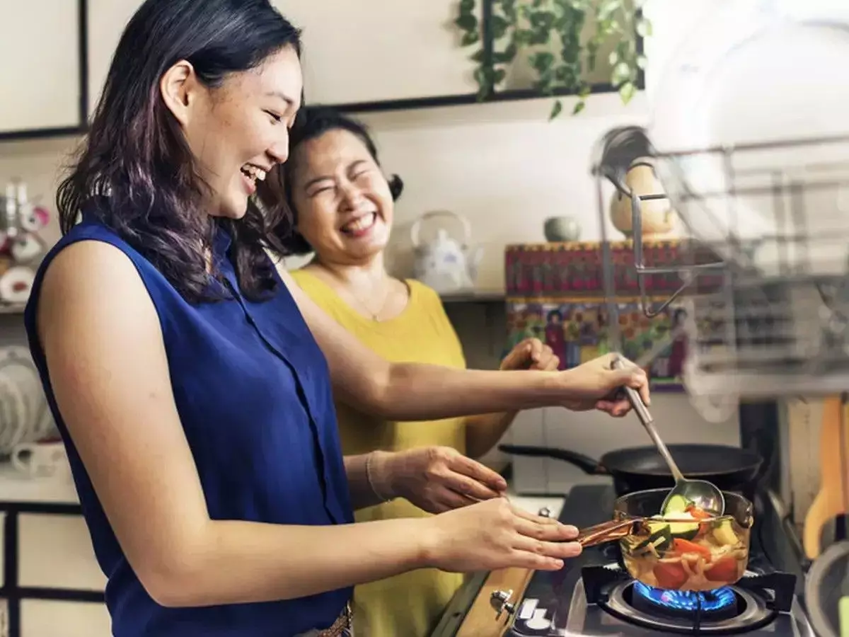 Buat Mertua Merasa Dibutuhkan