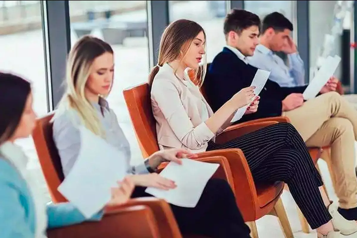 Usahakan Datang Tepat Waktu Usahakan Datang Tepat Waktu