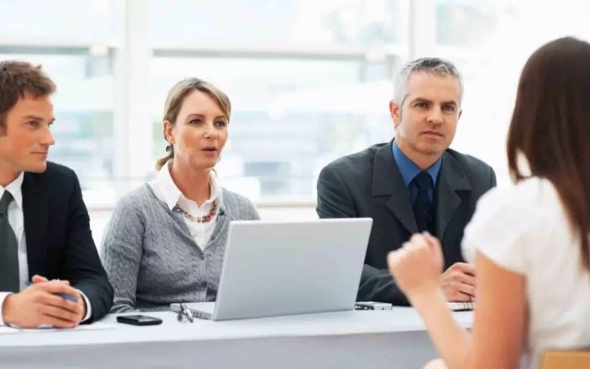 Dengarkan dan Jawab Pertanyaan dengan Jelas Dengarkan dan Jawab Pertanyaan dengan Jelas