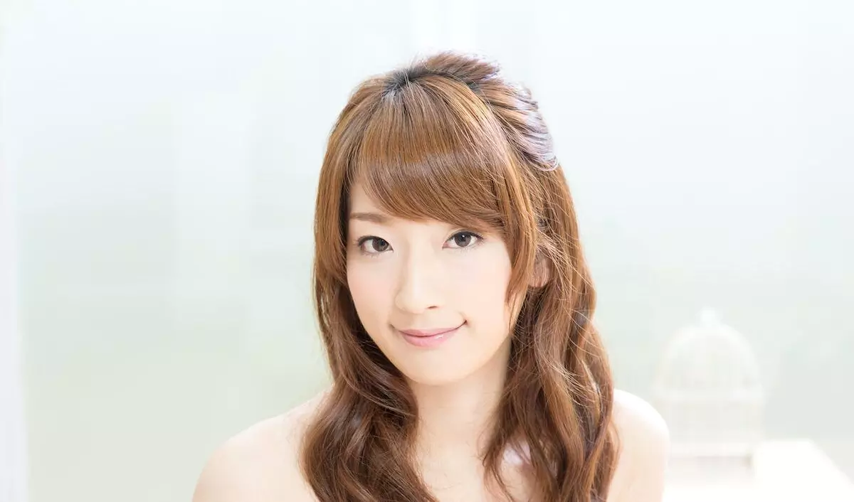 Model Rambut Poni Samping Model Rambut Poni Samping