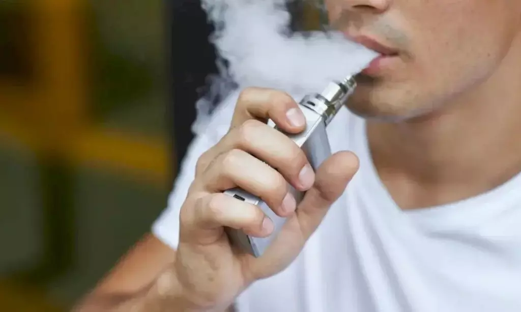 Fakta dan Bahaya Rokok Elektrik Bagi Kesehatan yang Sudah Dilarang WHO