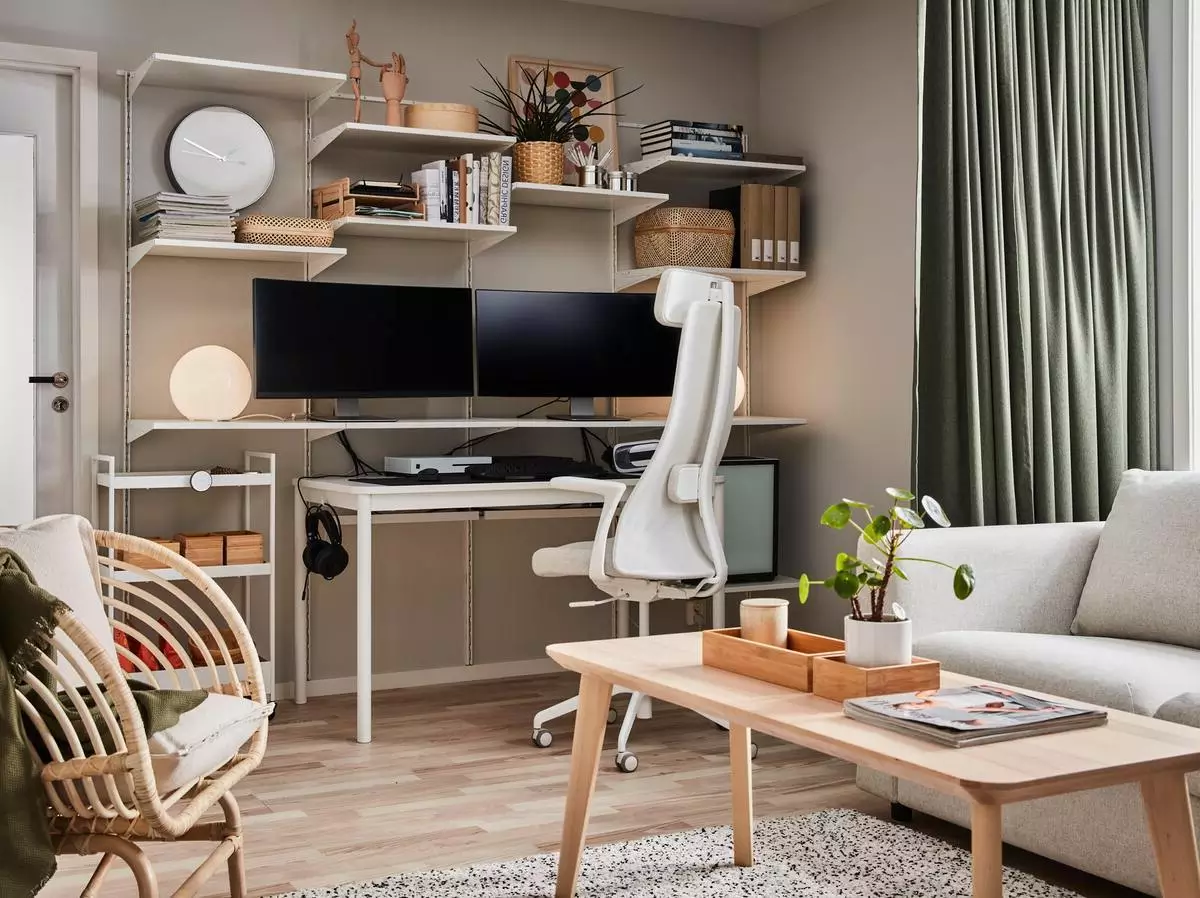 Ruang Kerja Minimalis di Sudut Ruangan Ruang Kerja Minimalis di Sudut Ruangan