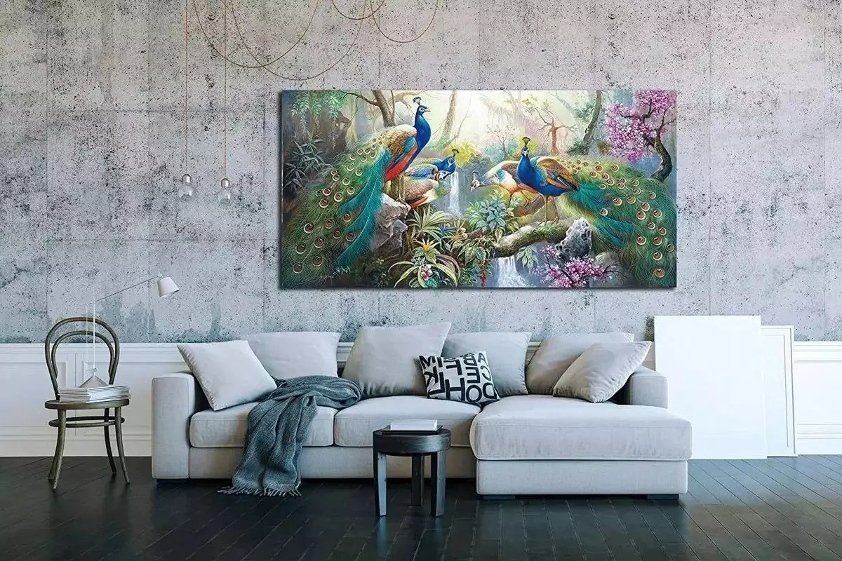 Lukisan di Ruang Keluarga