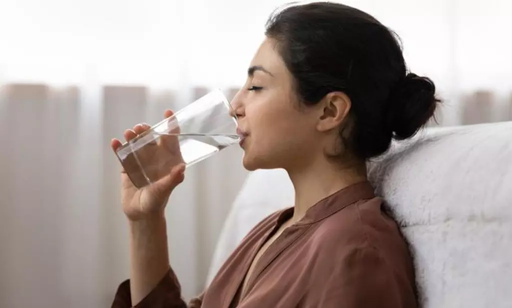 Minum Air Putih yang Efektif untuk Menurunkan Berat Badan dan Mengoptimalkan Kesehatan