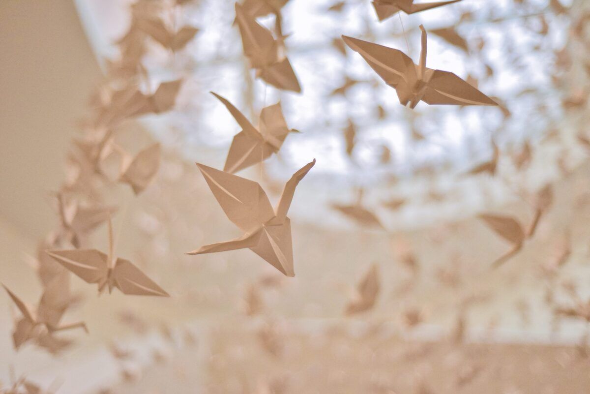 Dekorasi Kamar dengan Kertas Origami