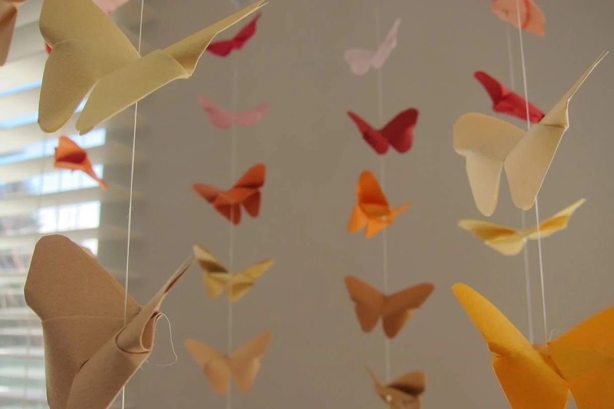 Membuat Dekorasi Kamar dengan Kertas Origami