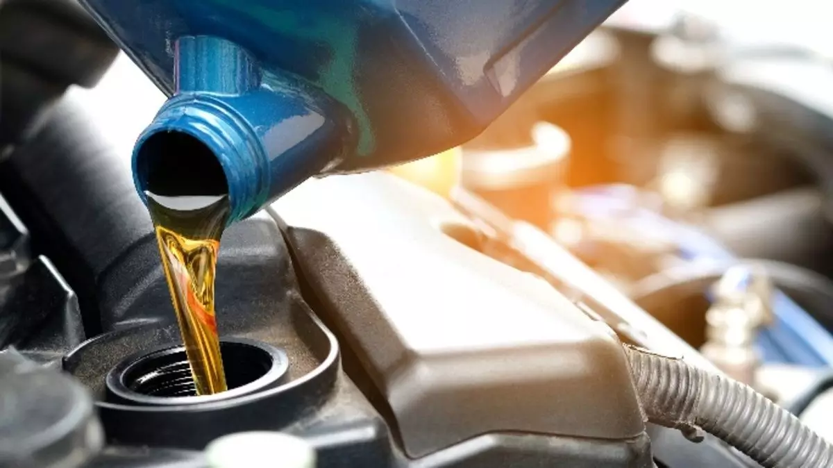 Mengganti Oli Secara Teratur