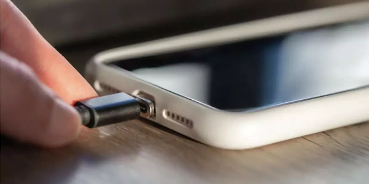 melepas-charger melepas-charger