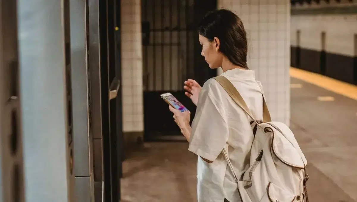 Dampak Negatif Doomscrolling bagi Kesehatan Mental