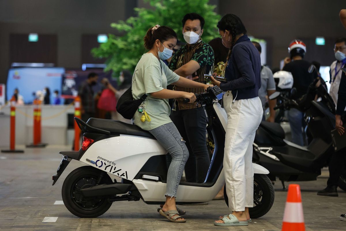 Bandingkan dengan harga di pasar