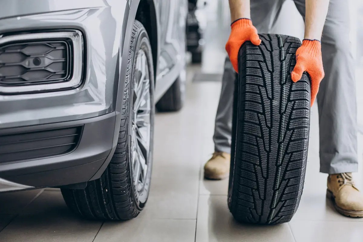 Cara Memilih Ban Mobil Listrik