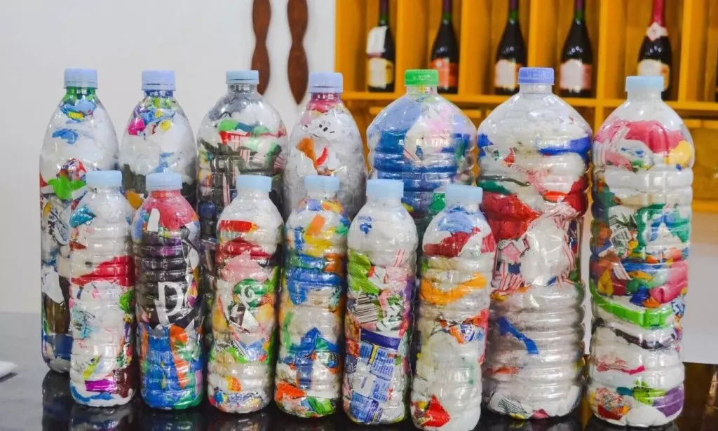 Cara Memanfaatkan Sampah Plastik menjadi Kerajinan Ecobrick