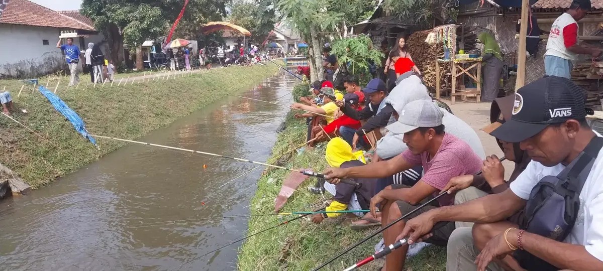 GAMBAR MANCING DI SUNGAI