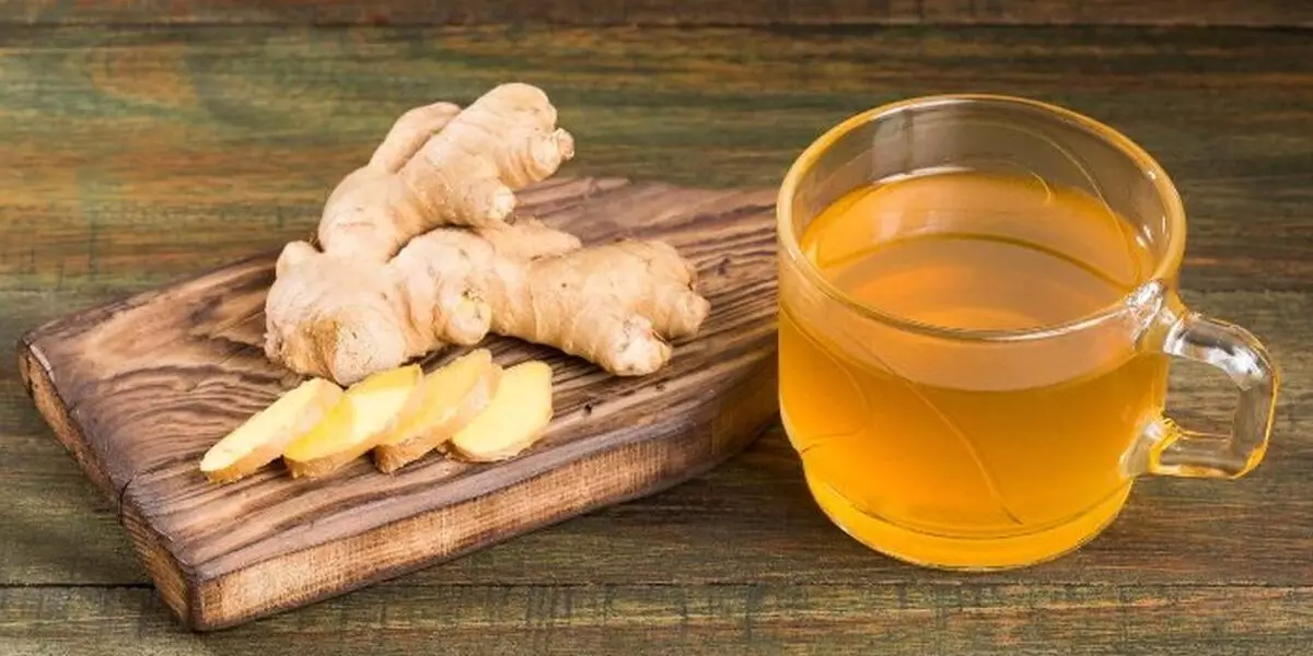 Air jahe hangat untuk melegakan tenggorokan