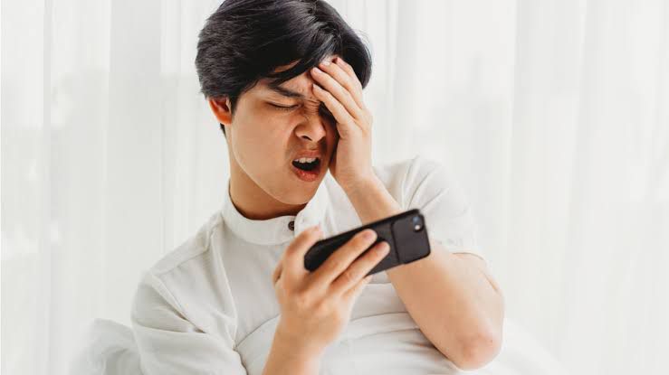 Dampak Buruk dan Cara Mengatasi Perilaku Doomscrolling Dampak Buruk dan Cara Mengatasi Perilaku Doomscrolling