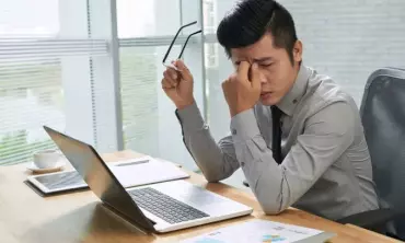 Tips Mengatasi Mata Sering Lelah Saat Menatap Layar Gawai Dalam Waktu Lama
