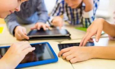 Maraknya Jejaring Sosial Berdampak Negatif Bagi Anak di Bawah Usia
