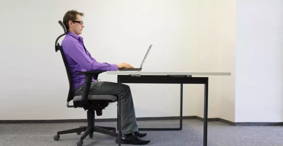 Menghindari Berdiri dan Duduk Terlalu Lama