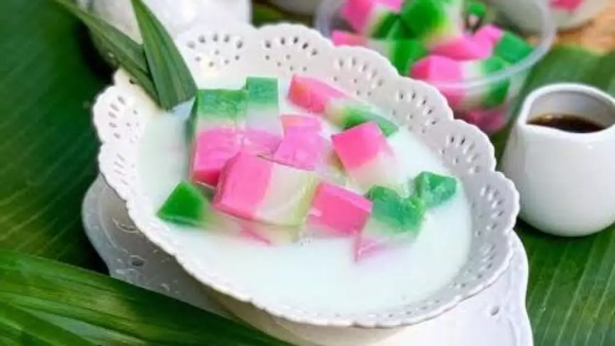 Selendang Mayang Minuman Khas jakarta Selendang Mayang sangat cocok untuk hidangan berbuka puasa