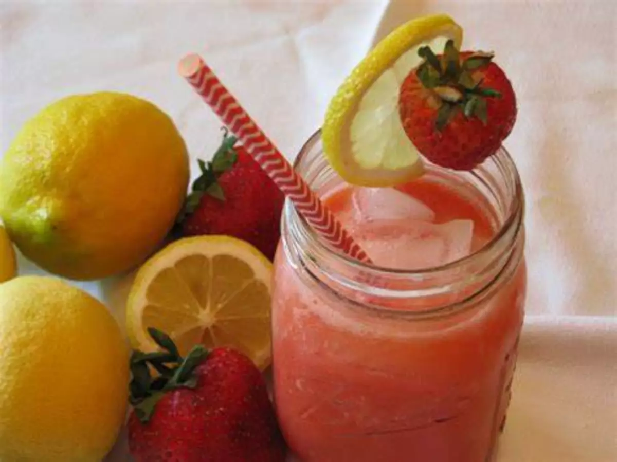 Strawberry Coconut Lemonade
