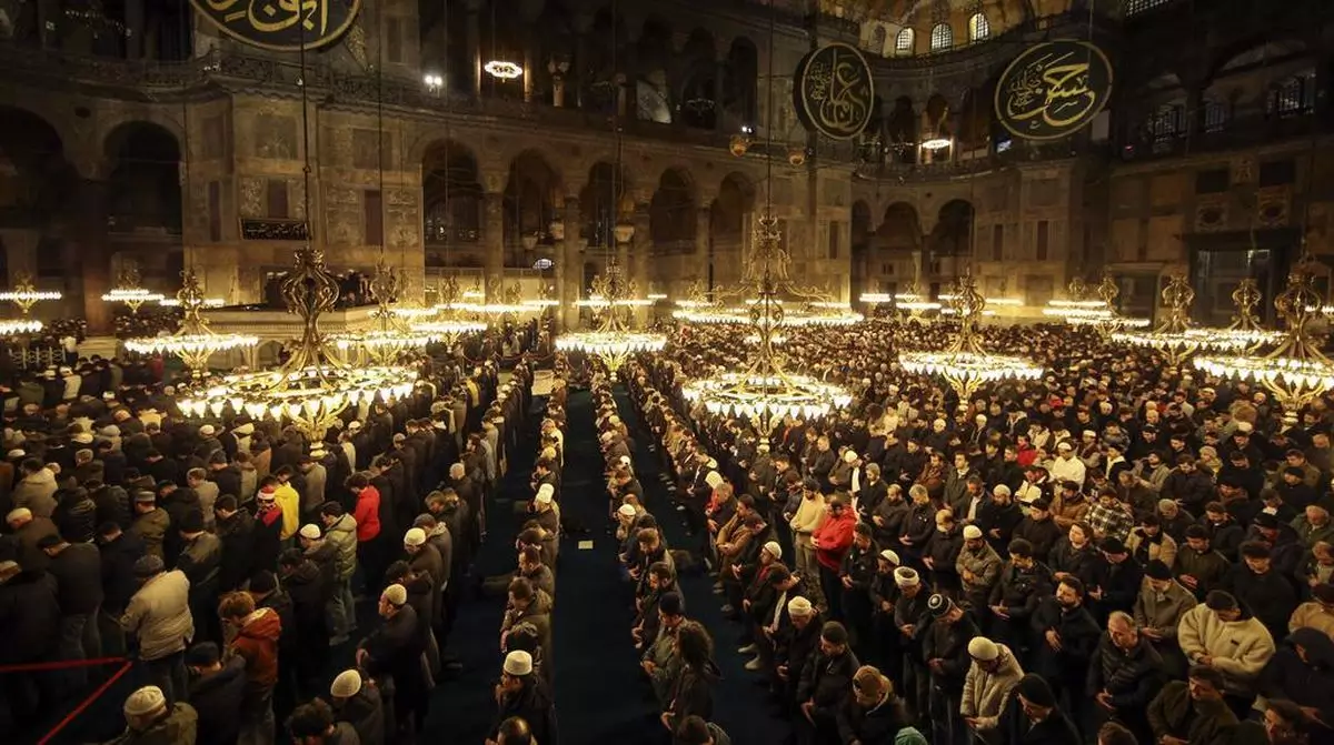 Salat Taraih merupakansalah satu amalan sunah yang berpahala besar jika dilakukan selama bulan Ramadan.