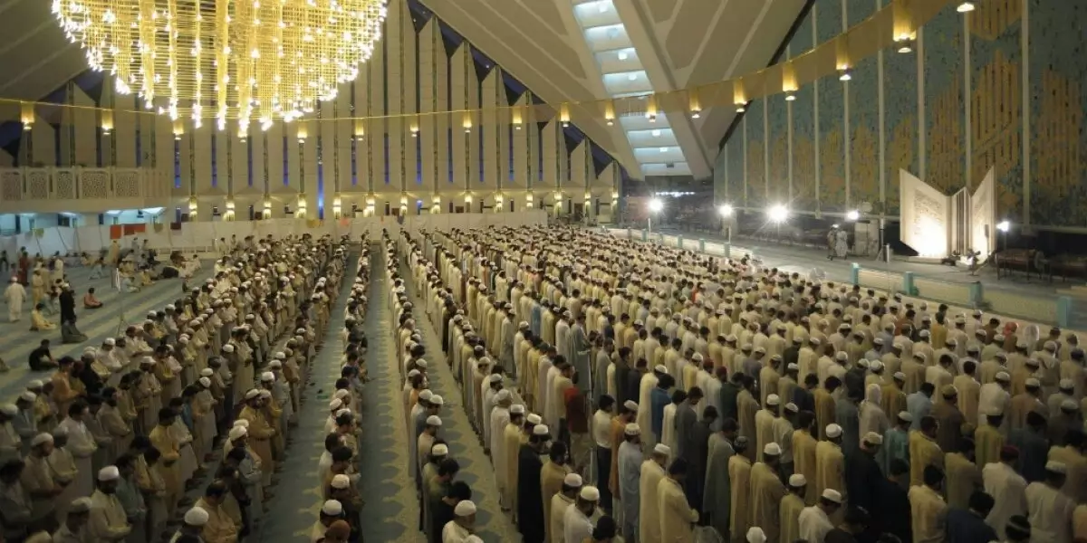 Salat Tarawih merupakan amalan sunah yang hanya ada di bulan Ramadan