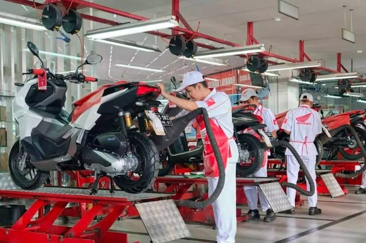 Lakukan servis berkala dan cek kondisi aki